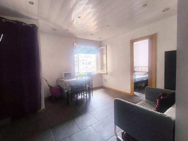 Piso en venta en calle De Sant Antoni Maria Claret, Barcelona, de 58 m² 2 habitaciones por 310.000