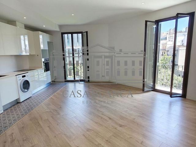 Piso en venta en calle De Sant Antoni Maria Claret, Barcelona, de 70 m² 2 habitaciones por 522.000