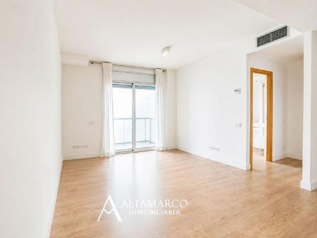 Piso en venta en calle De Sant Antoni Maria Claret, Barcelona, de 72 m² 2 habitaciones por 425.000