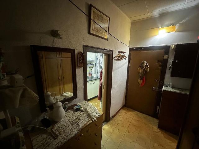 Piso en venta en calle De Sant Antoni Abat, Barcelona, de 48 m² 2 habitaciones por 180.000