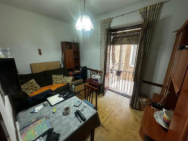 Piso en venta en calle De Sant Antoni Abat, Barcelona, de 48 m² 2 habitaciones por 200.000