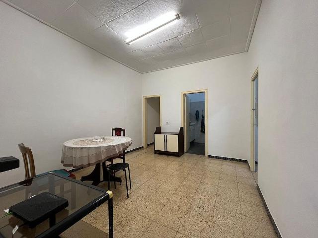 Piso en venta en calle De Sant Antoni Abat, Barcelona, de 64 m² 2 habitaciones por 205.000