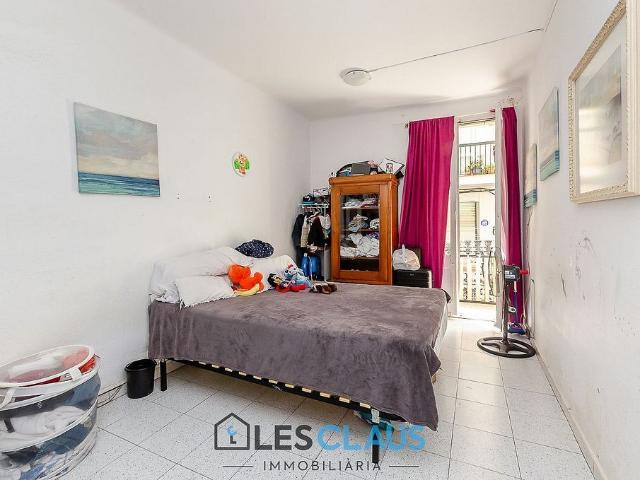Piso en venta en calle De Sant Baltasar, Barcelona, de 45 m² 2 habitaciones por 265.000