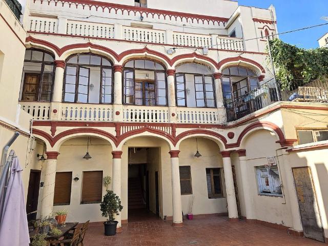 Piso en venta en calle De Sant Benet, Mataró, de 63 m² 2 habitaciones por 90.000