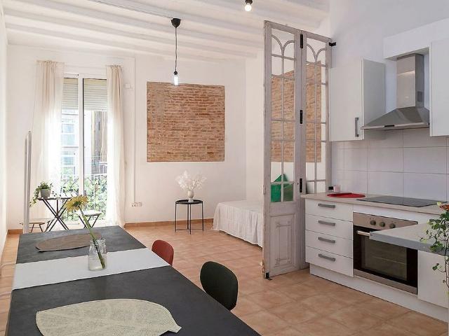 Piso en venta en calle De Sant Bertran, Barcelona, de 47 m² 1 habitación por 215.000