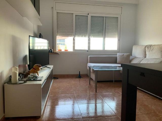 Piso en venta en calle De Sant Ferran, Terrassa, de 81 m² 3 habitaciones por 176.000