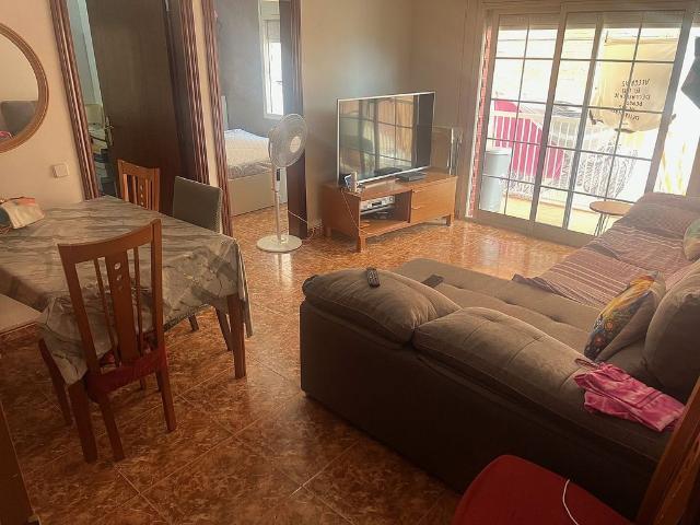 Piso en venta en calle De Sant Frederic, Badalona, de 80 m² 3 habitaciones por 192.000