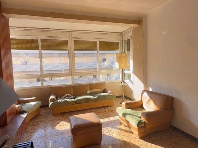 Piso en venta en calle De Sant Iscle, Barcelona, de 87 m² 4 habitaciones por 334.500