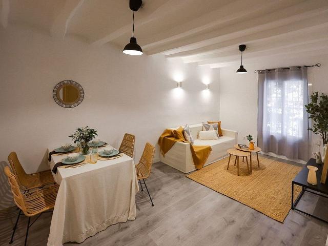 Piso en venta en calle De Sant Joan de Malta, Barcelona, de 60 m² 2 habitaciones por 299.000