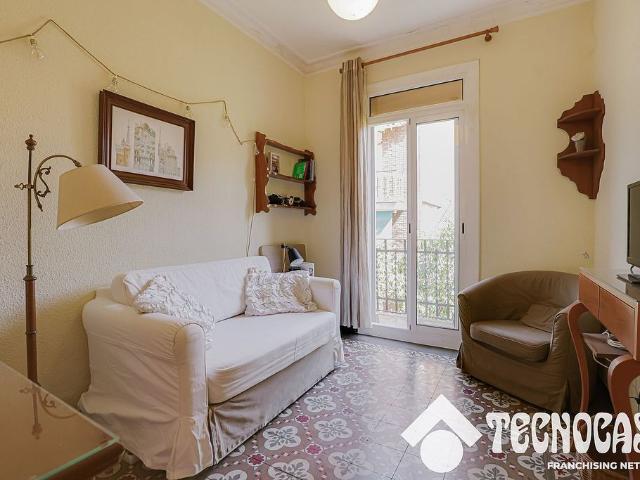 Piso en venta en calle De Sant Marià, Barcelona, de 46 m² 2 habitaciones por 245.000