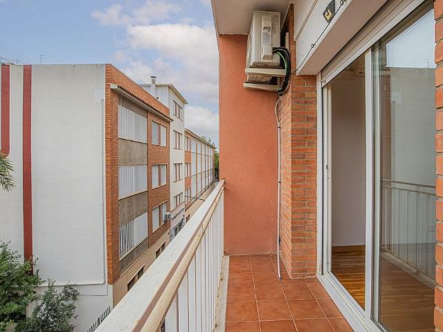 Piso en venta en calle De Sant Sebastià, Barcelona, de 70 m² 3 habitaciones por 340.000