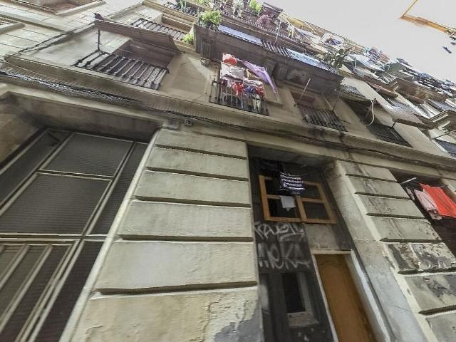 Piso en venta en calle De Sant Pau, Barcelona, de 70 m² 2 habitaciones por 290.000