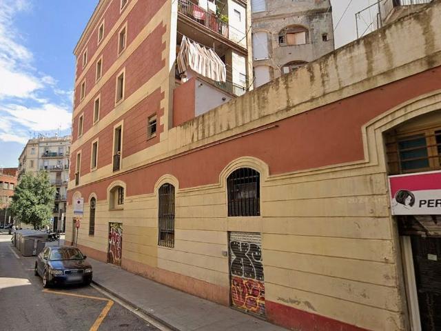 Piso en venta en calle De Sant Pau, Barcelona, de 81 m² 3 habitaciones por 390.000