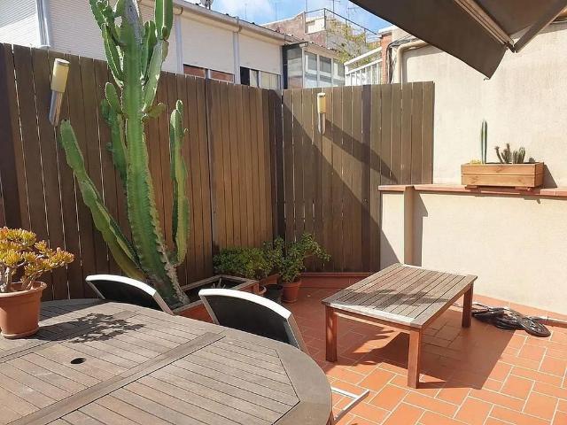 Piso en venta en calle De Sant Pere Més Alt, Barcelona, de 112 m² 3 habitaciones por 479.000