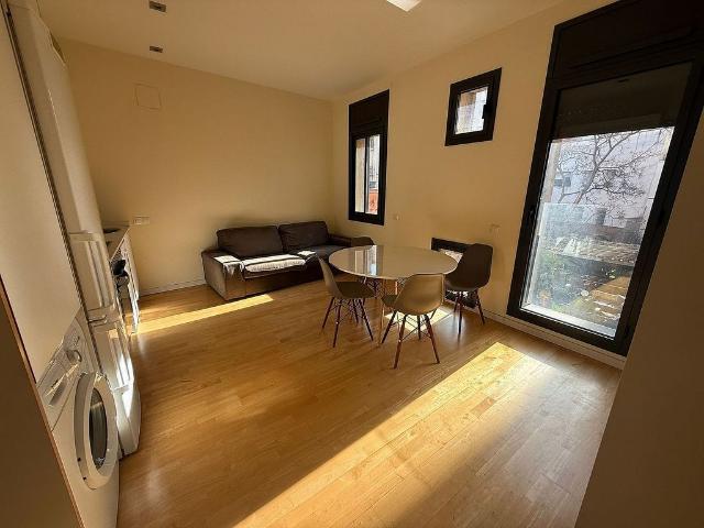 Piso en venta en calle De Sant Pere Més Baix, Barcelona, de 55 m² 1 habitación por 330.000
