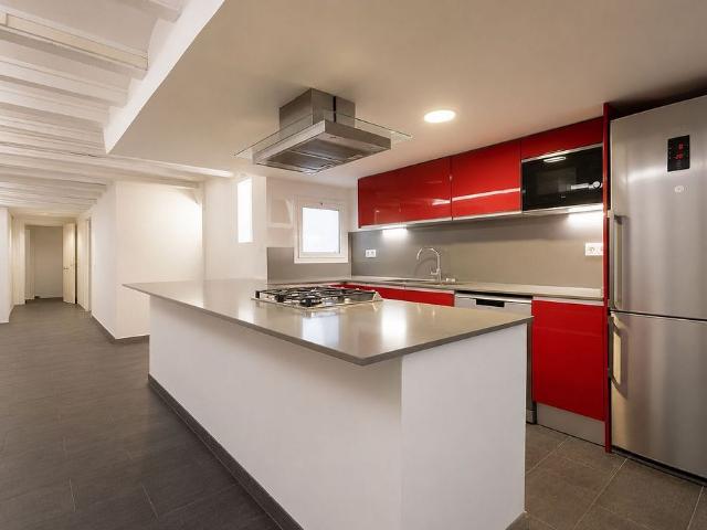Piso en venta en calle De Sant Pere Més Baix Sequia, Barcelona, de 173 m² 3 habitaciones por 590.000
