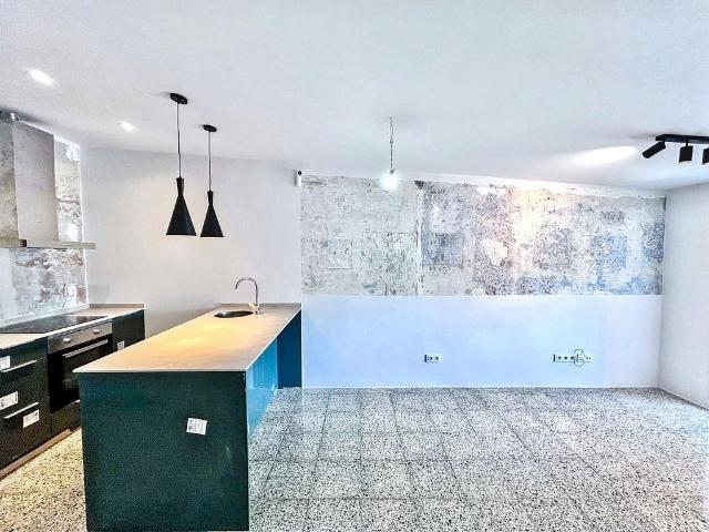 Piso en venta en calle De Sant Ramon, Barcelona, de 53 m² 2 habitaciones por 259.000