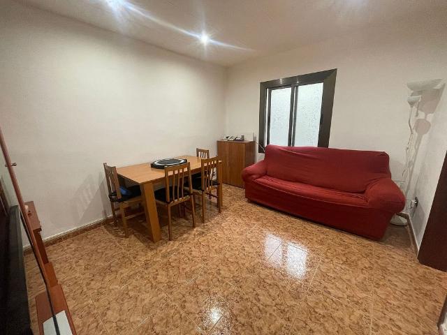 Piso en venta en calle De Sant Ramon, Santa Coloma de Gramanet, de 78 m² 3 habitaciones por 215.000