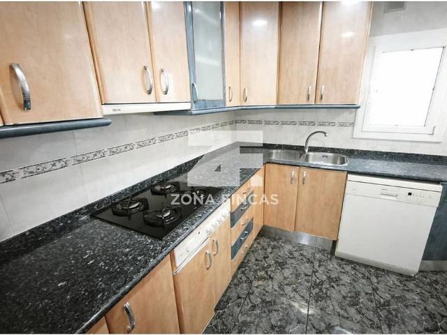 Piso en venta en calle De Sant Ramon, Santa Coloma de Gramanet, de 85 m² 4 habitaciones por 298.000