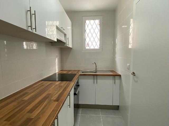 Piso en venta en calle De Sant Vicenç, Barcelona, de 52 m² 2 habitaciones por 205.000