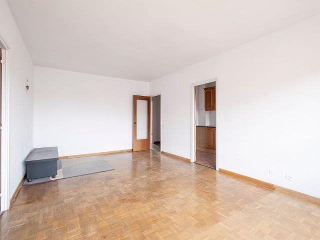 Piso en venta en calle De Sant Vicenç, Sabadell, de 100 m² 4 habitaciones por 348.000