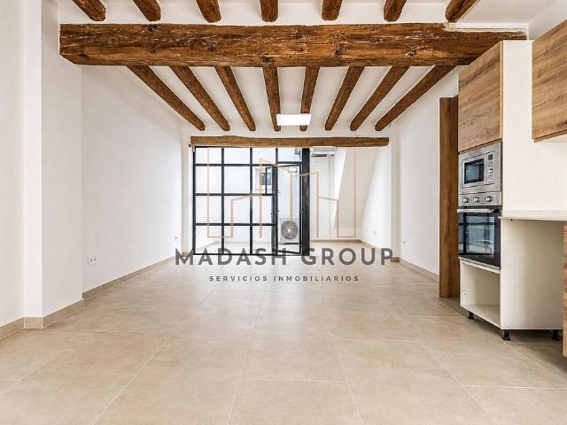 Piso en venta en calle De Sant Vicenç, Reus, de 121 m² 4 habitaciones por 195.000