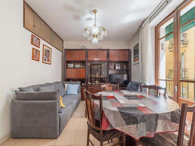 Piso en venta en calle De Santa Anna, Barcelona, de 68 m² 3 habitaciones por 380.000