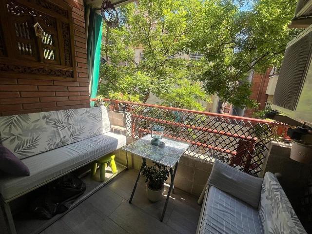 Piso en venta en calle De Santa Dorotea, Barcelona, de 93 m² 4 habitaciones por 570.000