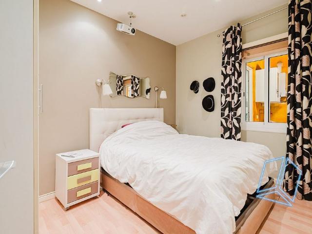 Piso en venta en calle De Santa Rosa, Hospitalet de Llobregat, L´, de 62 m² 2 habitaciones por 215.000