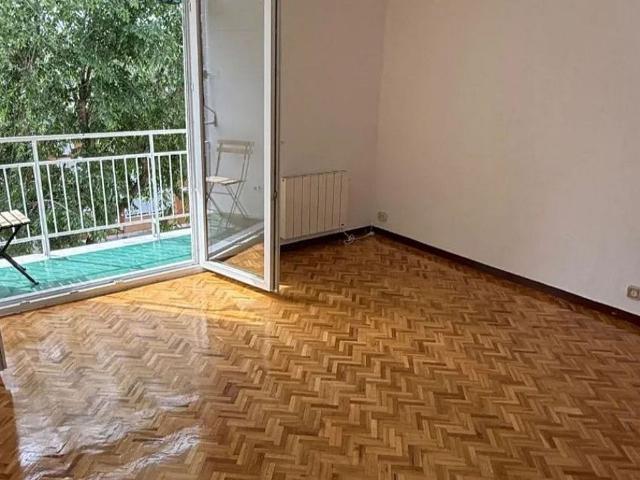 Piso en venta en calle De Santa Rosalia, Barcelona, de 47 m² 2 habitaciones por 210.000