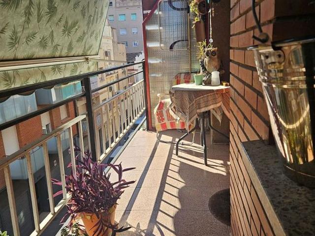 Piso en venta en calle De Santiago, Badalona, de 72 m² 3 habitaciones por 249.000