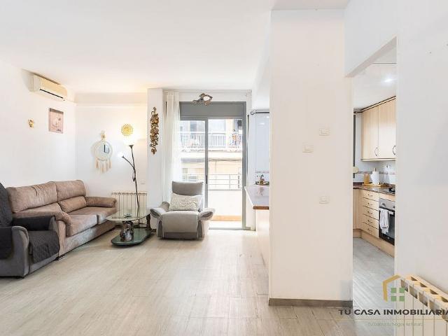 Piso en venta en calle De Santiago, Badalona, de 85 m² 3 habitaciones por 258.000
