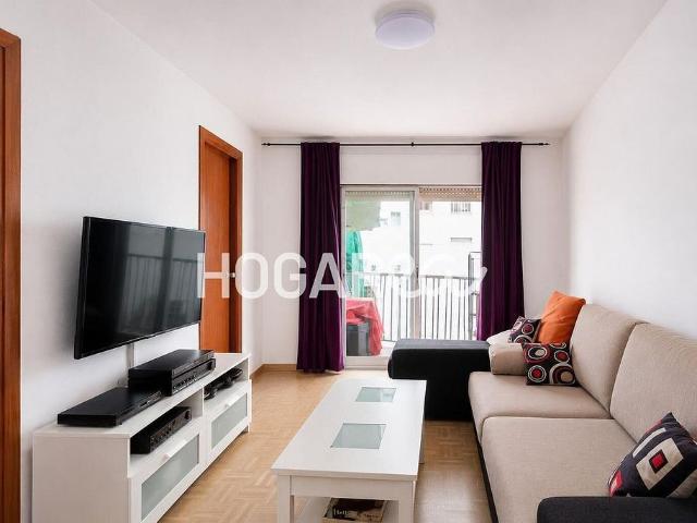Piso en venta en calle De Santiago Rusiñol, Badalona, de 60 m² 3 habitaciones por 140.000