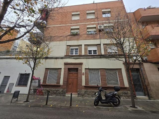 Piso en venta en calle De Santiago Rusiñol, Hospitalet de Llobregat, L´, de 121 m² 3 habitaciones por 219.000