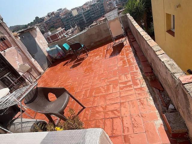 Piso en venta en calle De Sants, Santa Coloma de Gramanet, de 32 m² 1 habitación por 119.000