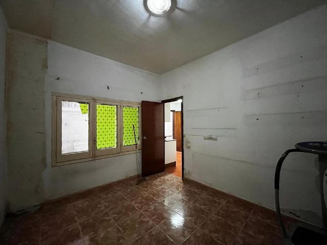 Piso en venta en calle De Saragossa, Barcelona, de 36 m² 1 habitación por 199.000