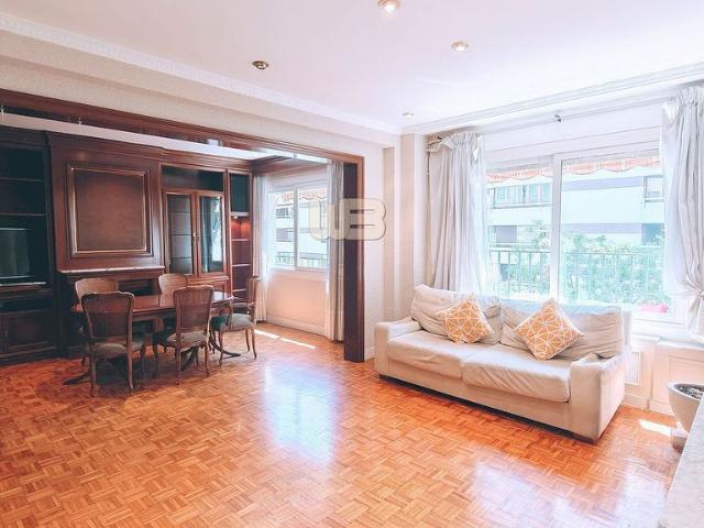 Piso en venta en calle De Sardenya, Barcelona, de 123 m² 4 habitaciones por 600.000
