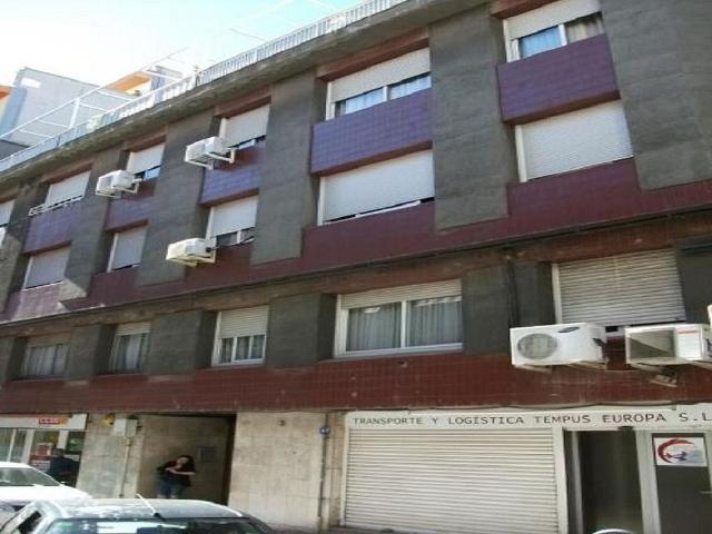 Piso en venta en calle De Sarrià, Gavà, de 73 m² 3 habitaciones por 188.000