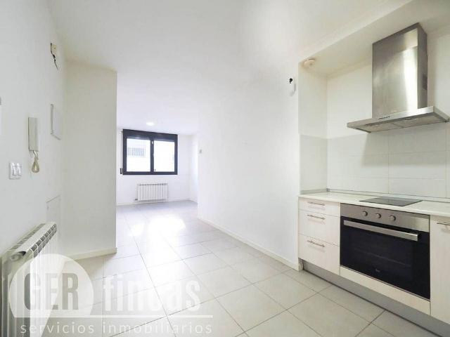 Piso en venta en calle De Segòvia, Terrassa, de 41 m² 1 habitación por 125.000