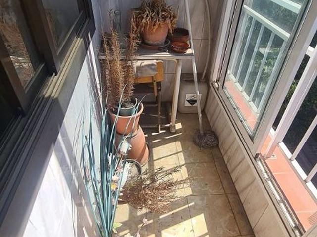 Piso en venta en calle De Sicília, Santa Coloma de Gramanet, de 70 m² 3 habitaciones por 250.000