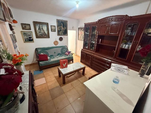 Piso en venta en calle De Solsona, Badalona, de 50 m² 3 habitaciones por 185.000