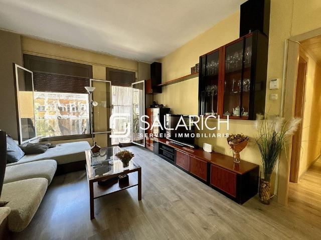 Piso en venta en calle De Sostres, Barcelona, de 82 m² 4 habitaciones por 460.000