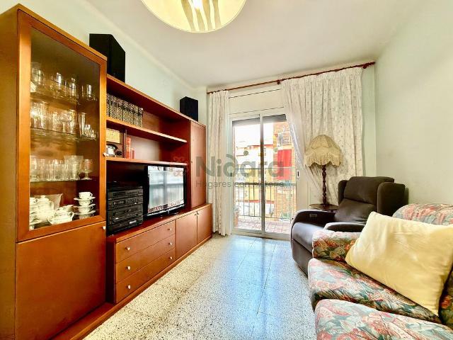 Piso en venta en calle De Tamarit, Barcelona, de 76 m² 4 habitaciones por 539.000
