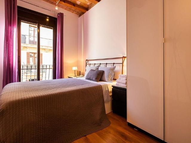 Piso en venta en calle De Tapioles, Barcelona, de 52 m² 2 habitaciones por 330.000