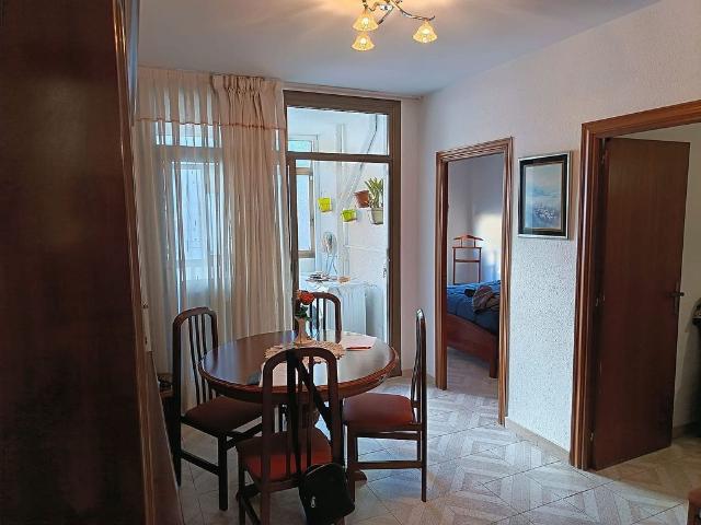 Piso en venta en calle De Torns, Hospitalet de Llobregat, L´, de 56 m² 3 habitaciones por 188.000
