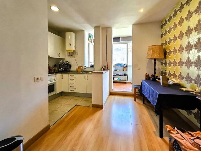 Piso en venta en calle De Tordera, Barcelona, de 37 m² 1 habitación por 248.900