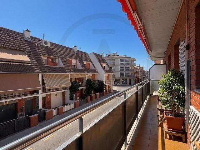 Piso en venta en calle De Tortosa, Terrassa, de 103 m² 2 habitaciones por 219.900