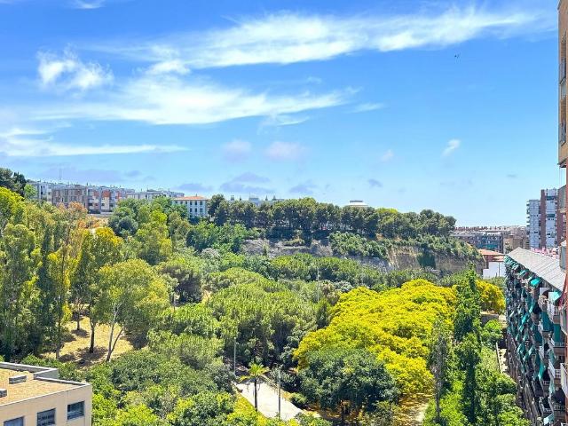 Piso en venta en calle De Trajà, Barcelona, de 78 m² 2 habitaciones por 352.000