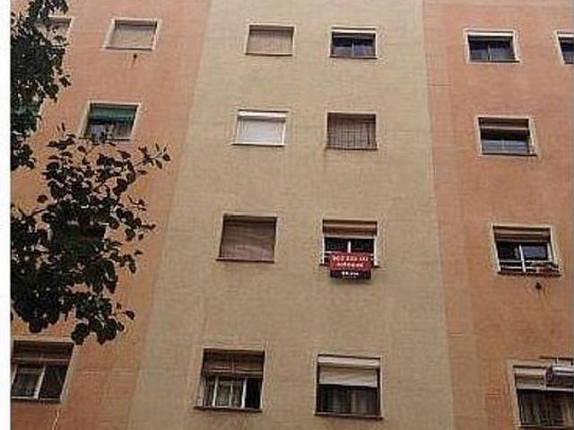 Piso en venta en calle De Travau, Barcelona, de 57 m² 1 habitación por 88.500 €