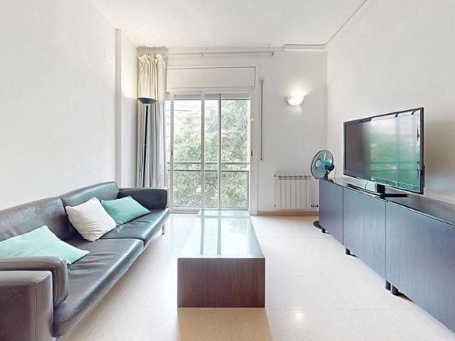 Piso en venta en calle De València, Barcelona, de 64 m² 2 habitaciones por 390.000